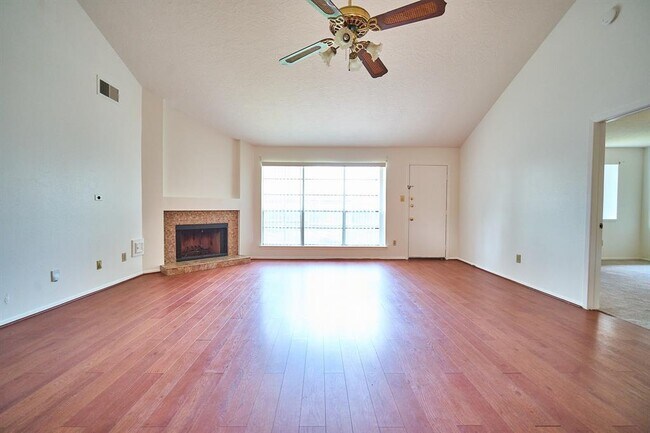 Building Photo - 17006 Summer Dawn Pl