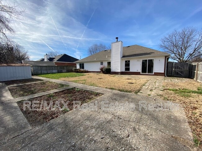 Building Photo - 1601 S 24th Pl