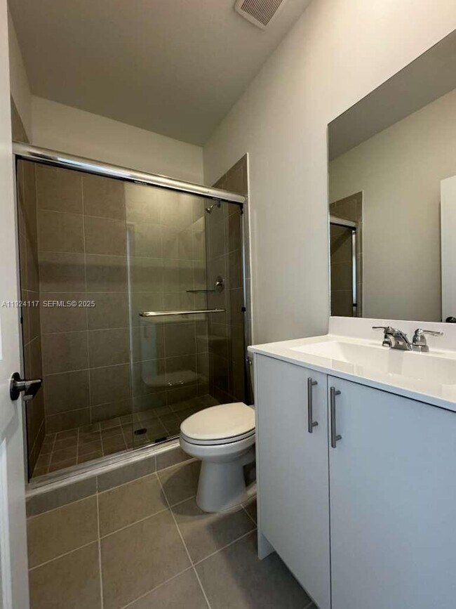 Building Photo - 632 SE 14th Ct