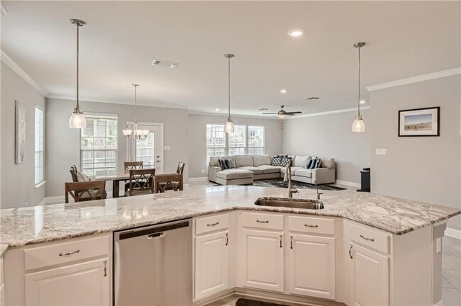 Building Photo - 303 White River Dr