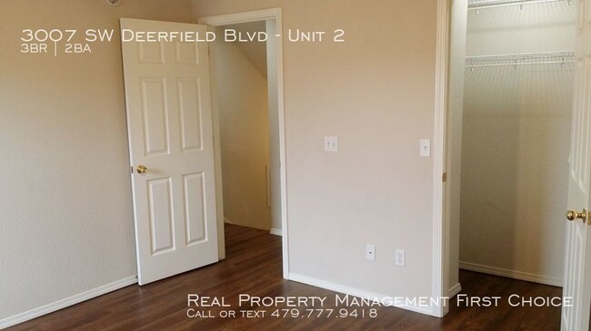 Building Photo - 3/2 Duplex for Rent in Bentonville!