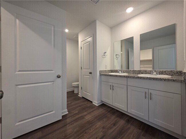 Building Photo - 2566 Montano Ridge Dr