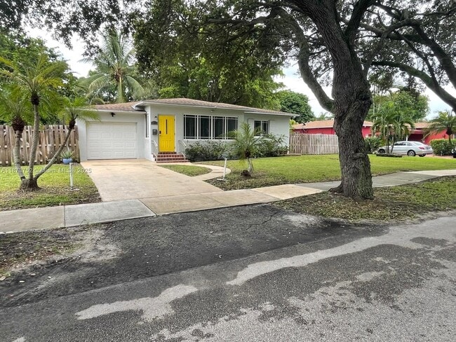 Primary Photo - 411 S 26th Ave