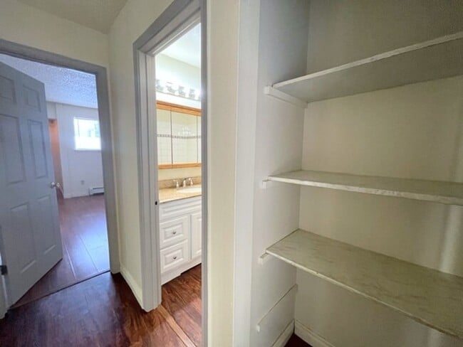 Building Photo - East Anchorage Condo with Laminate Floorin...