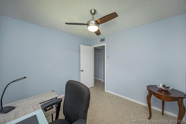 Building Photo - 539 Shady Pine Way