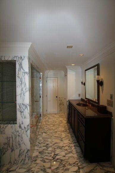 Building Photo - 4104 N Ivy Rd NE