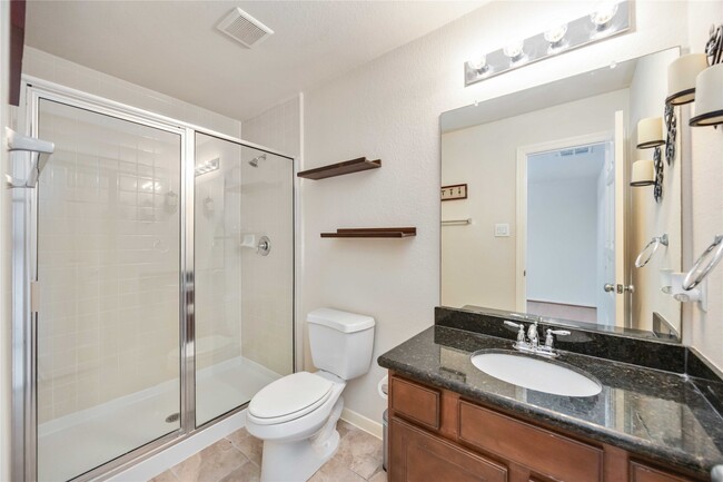 Building Photo - 3008 Clearview Cir