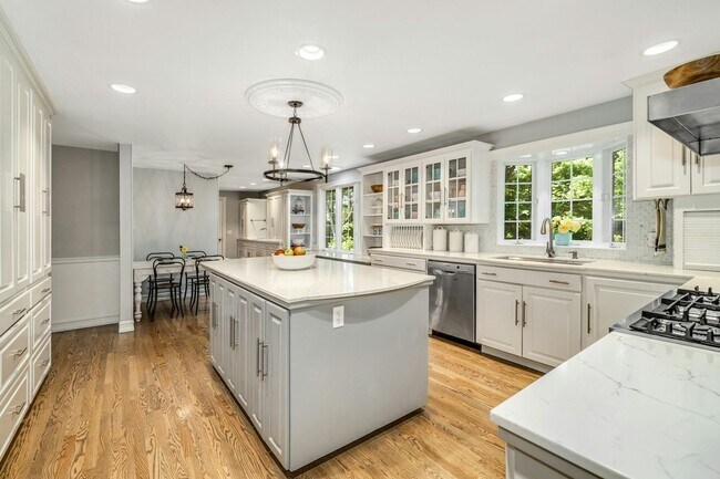 Building Photo - Luxury Estate Compound in Woodinville