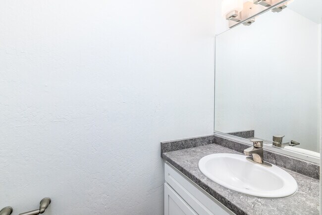 Building Photo - 412 Alameda del Prado