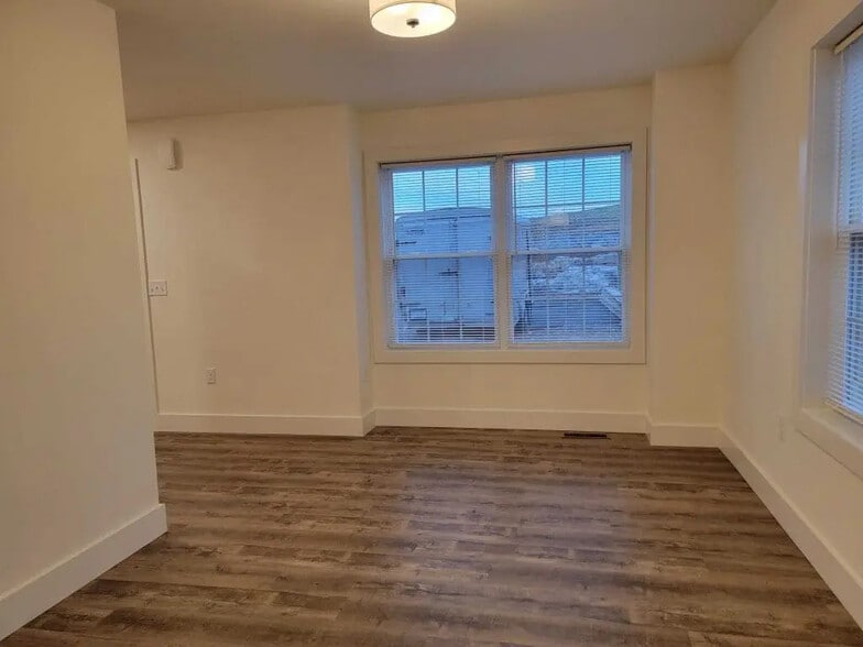 Building Photo - 16 Burk Ct