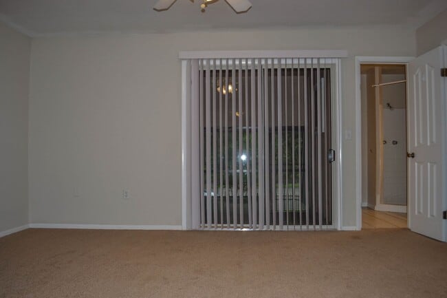 Building Photo - 501 SW 75th St