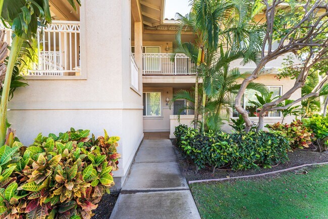 Building Photo - Beautiful Renovated and Furnished 2 bed/2 bath, walk to the beach