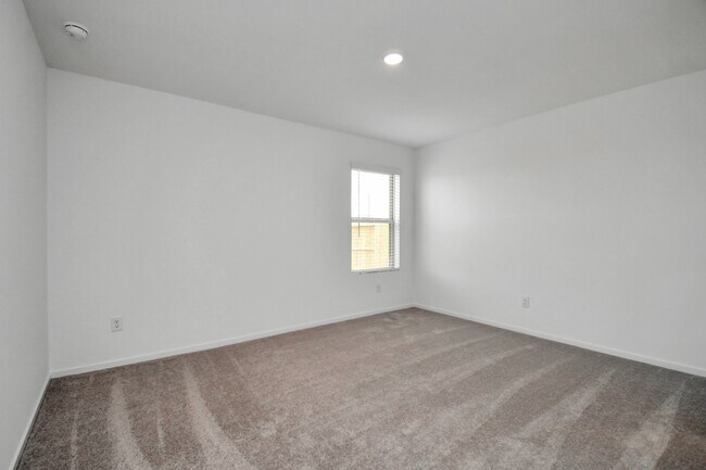 Building Photo - 3179 Savannah Rose Dr