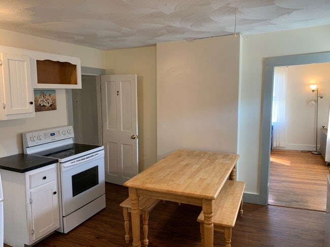 Building Photo - 15 Simmons St