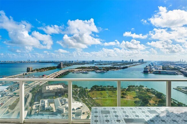 Building Photo - 1040 Biscayne Blvd