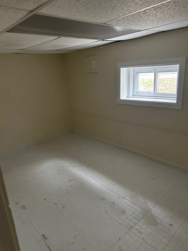 Building Photo - 430 S Monterey Ave