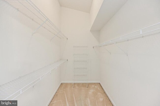 Building Photo - 8373 Millwood Dr