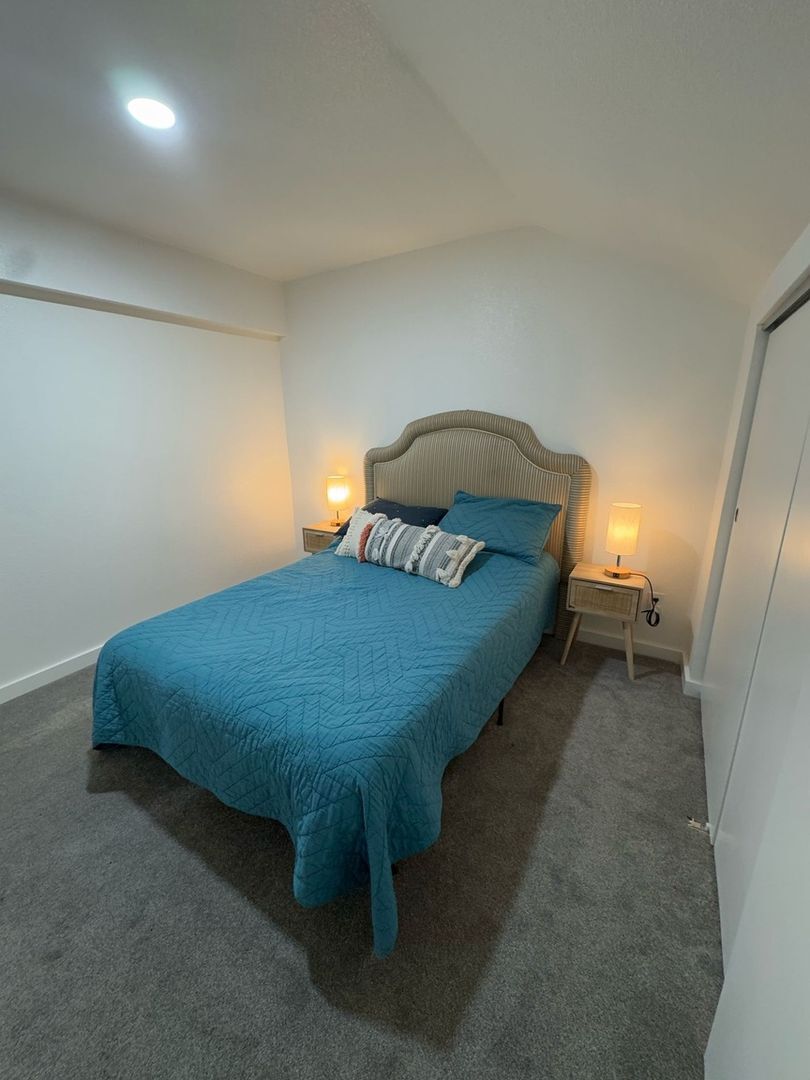 Building Photo - 2400 E 13th Ave