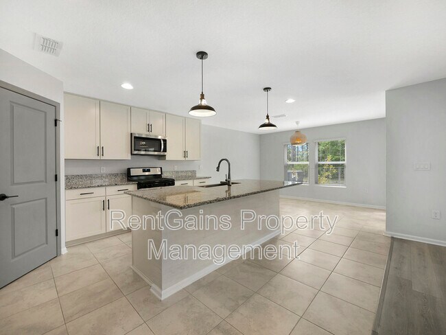 Building Photo - 597 Meadow Ridge Dr