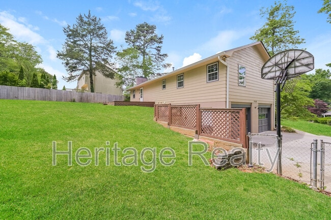 Building Photo - 9608 Clearwater Dr