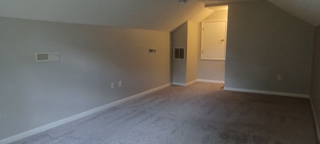 Building Photo - 22 Lord Calvert Dr
