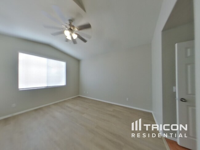Building Photo - 3223 S 73rd Dr