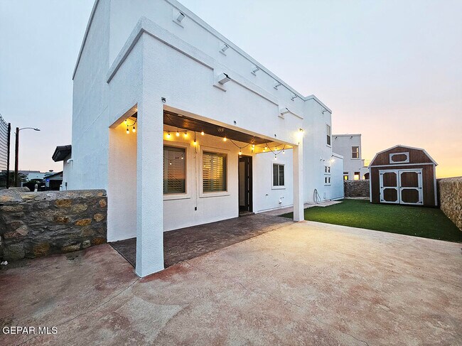 Building Photo - 13185 Tiverton Rd