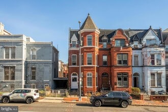 Building Photo - 1135 6th St NW