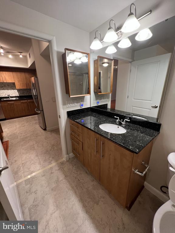 Building Photo - 1021 N Garfield St