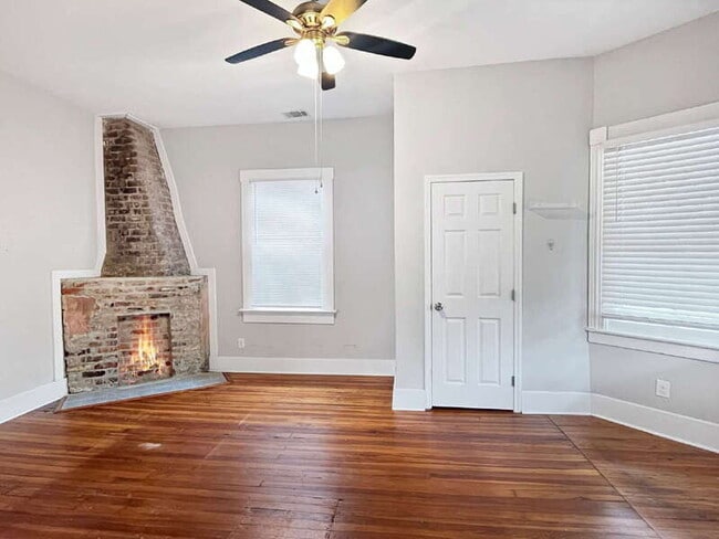 Building Photo - 1012 E Park Ave