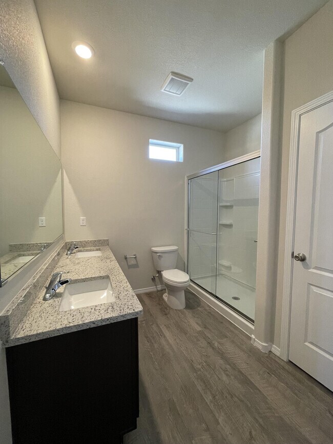 Building Photo - 1515 Borrego Dr SE