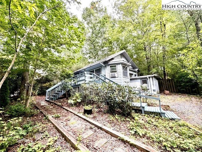 Building Photo - 252 Trillium Rd