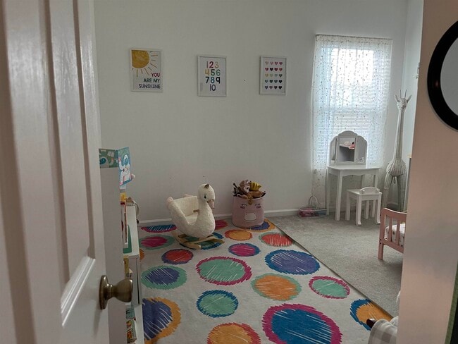 Building Photo - 2476 Lantana Ln