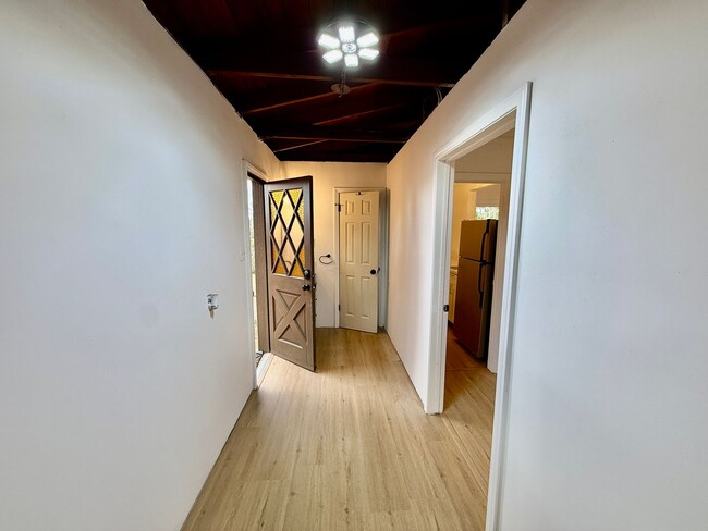 Building Photo - Cozy newly renovated 1 bedroom home with a...