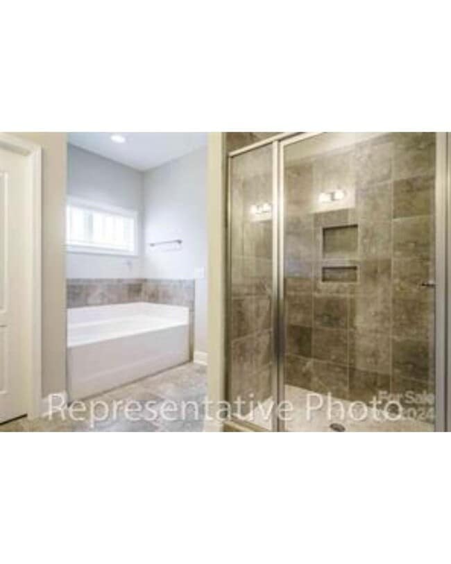 Building Photo - 7681 Tanglewood Wy