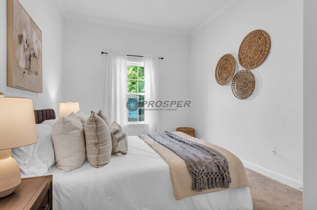 Building Photo - 44 4th Ave