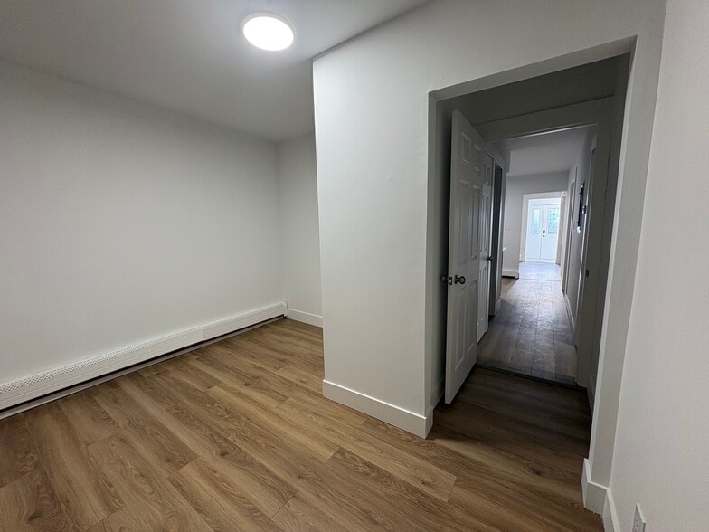 Building Photo - 193 Jerome Ave