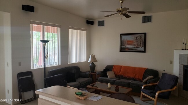 Building Photo - 6525 N Shadow Bluff Dr