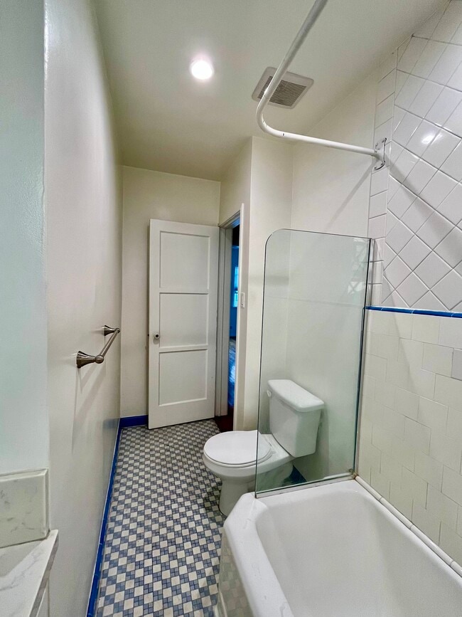 Bathroom - 2934 Rowena Ave