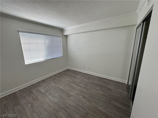 Building Photo - 2750 S Durango Dr