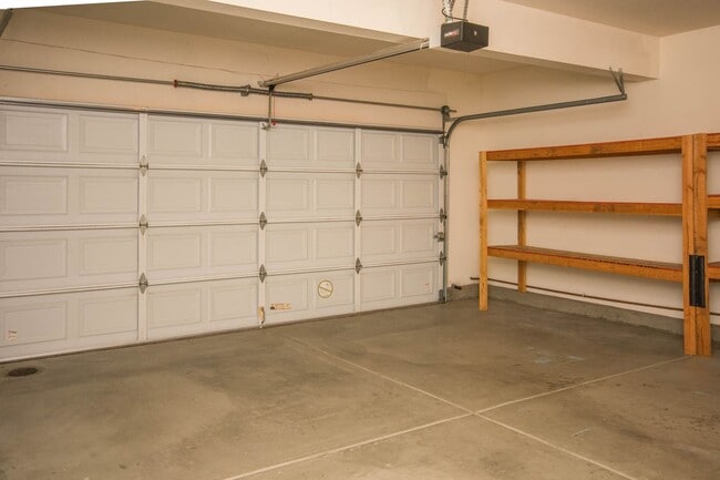 Building Photo - Beautiful 3 Bedroom Home in Rancho Carrillo!