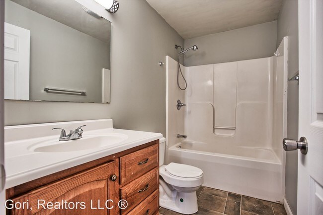 Building Photo - 1514 Schiller Ave