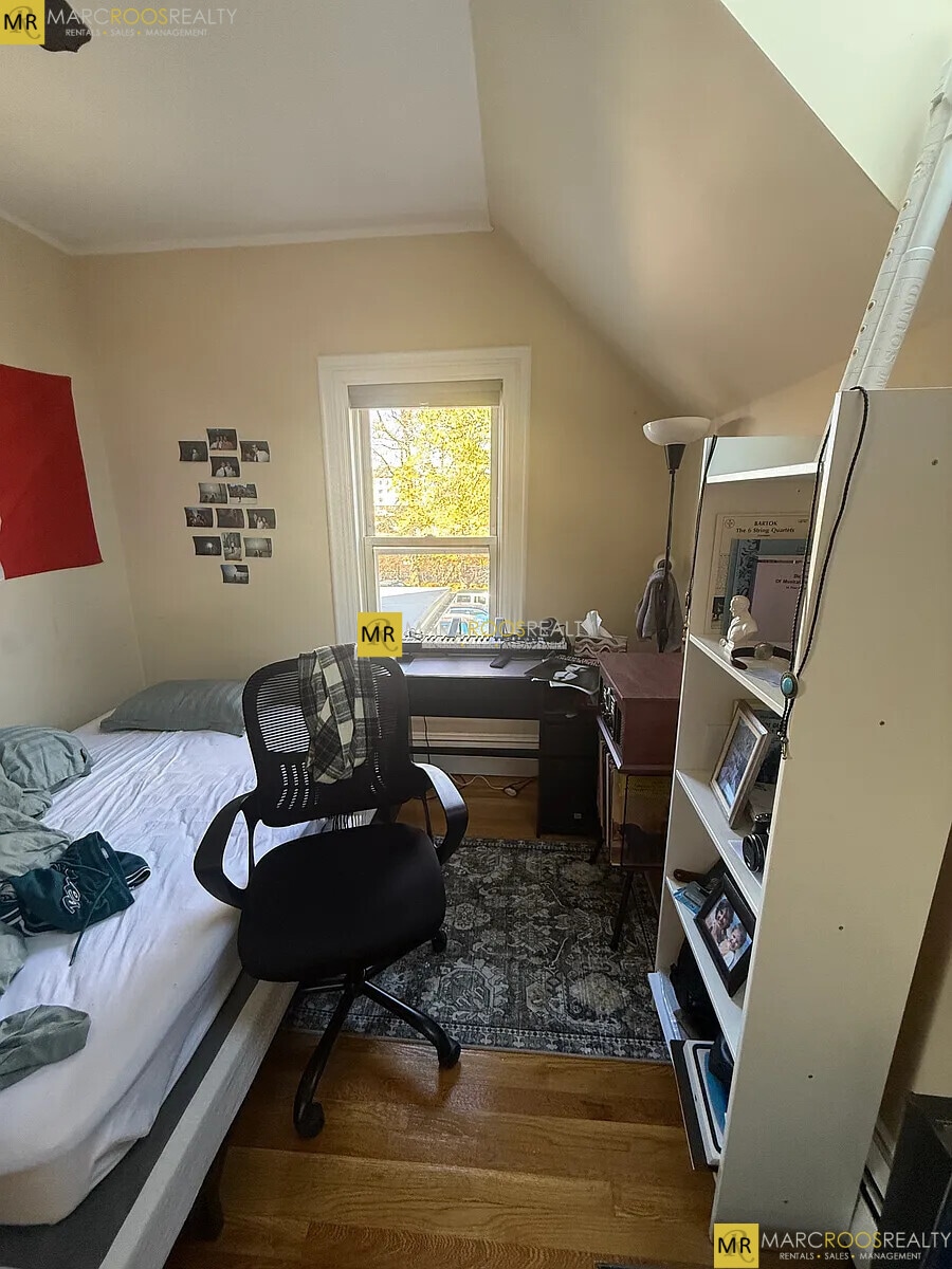 Building Photo - 36 Pratt St