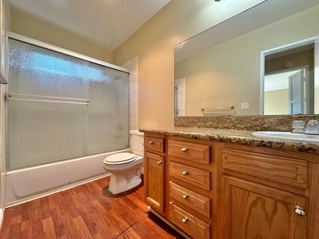 Building Photo - 1 bedroom Condo located in San Carlos!