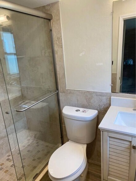 Building Photo - 5105 Atlantic Ct