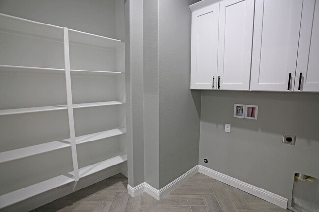 Building Photo - CALVADA VALLEY U3 - Galaxy Street