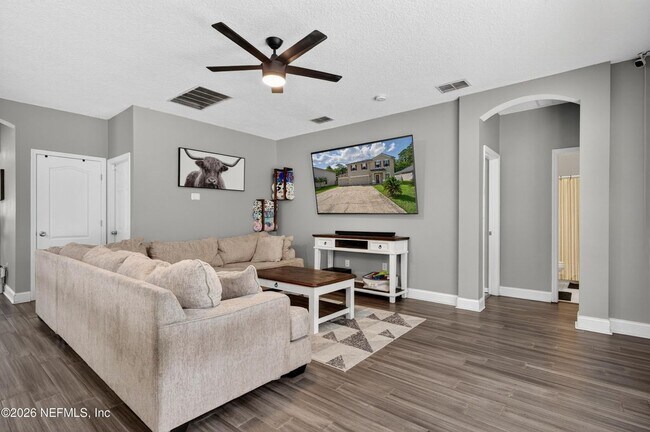 Building Photo - 2038 Creekmont Dr