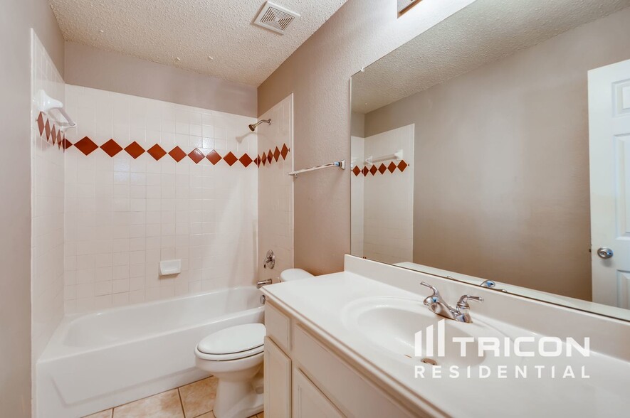 Building Photo - 3705 Aldersyde Dr