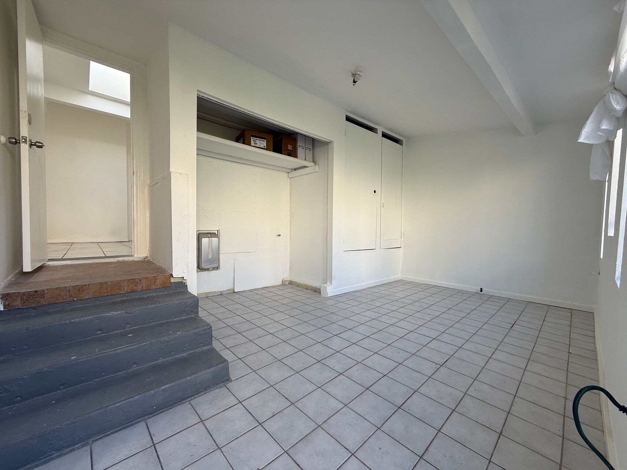 Building Photo - 2217 Selby Ave