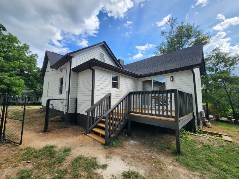 Building Photo - 1828 Maxton Ave